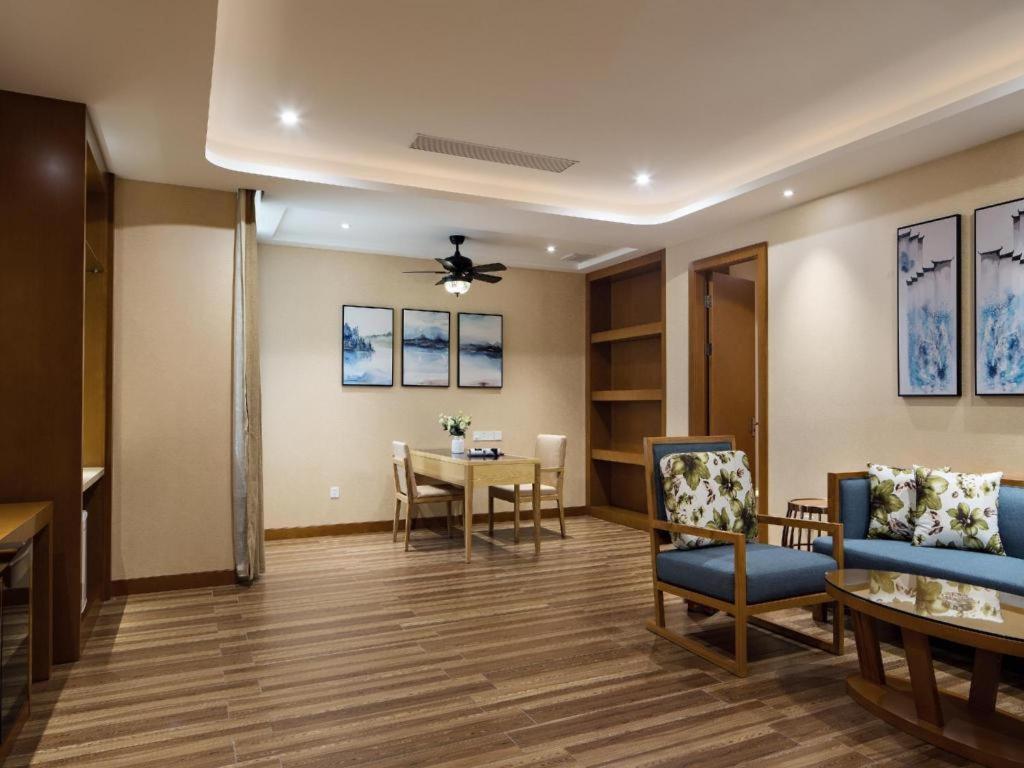 Cheermore Recreation Hotel Guangzhou Zhimao Yuan Ecological Spa Leisure Hotel Экстерьер фото